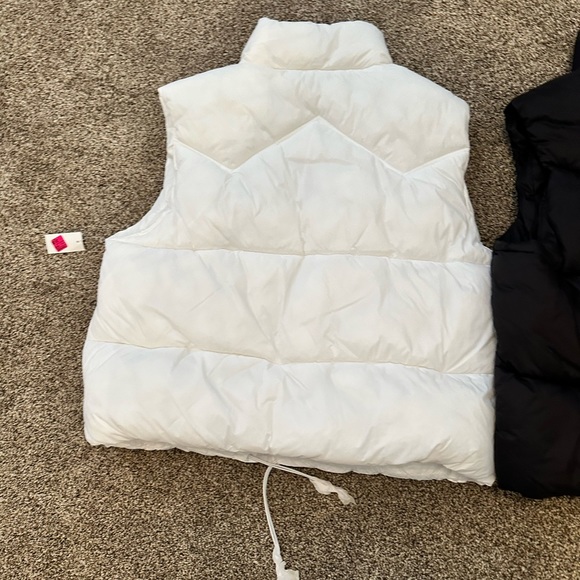 2- brand new puffy vests - Picture 6 of 8
